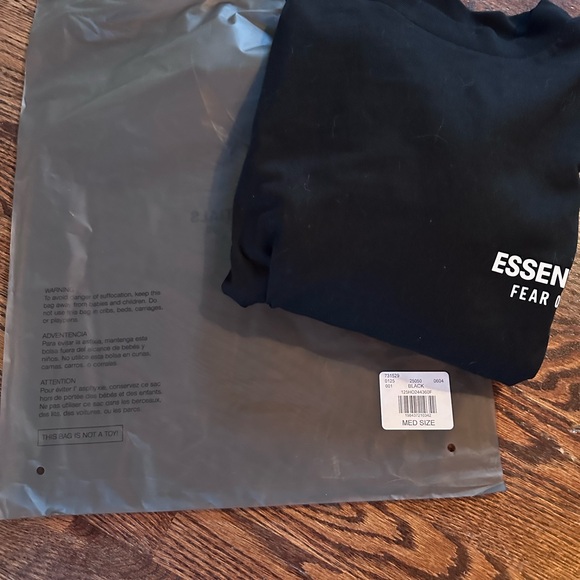 Men’s Essentials Fear of God oversized T-shirt Size Medium new with tags - Picture 6 of 6